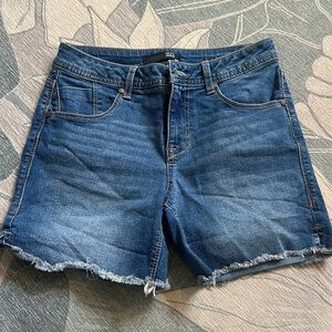 1822 Denim shorts - Sz 4. Worn once. Excellent condition.